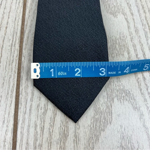 612 - Michael Kors Bronson Solid Tie Black 001 2MKC23-5034 Silk Blend $69.50 - Picture 2 of 5